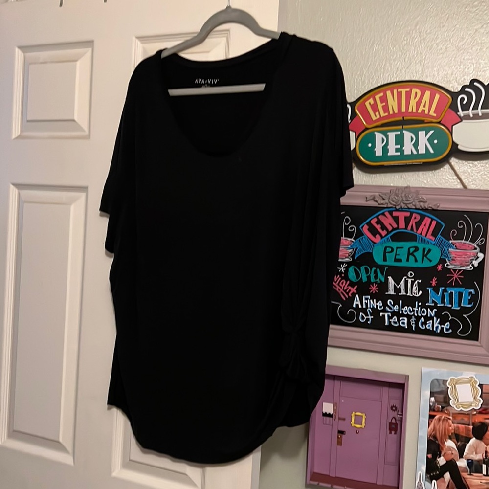 Ava & Viv v neck black t-shirt